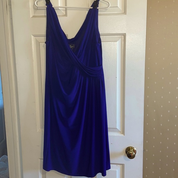 MIDI length dresses sequin shoulder detail - Picture 1 of 3